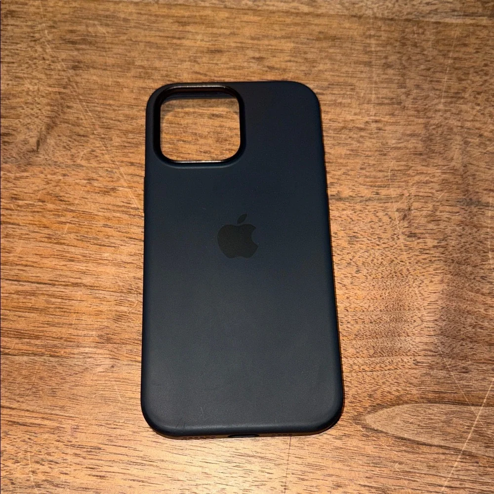 APPLE iPhone 16 ProMax Midnight Silicone Case
